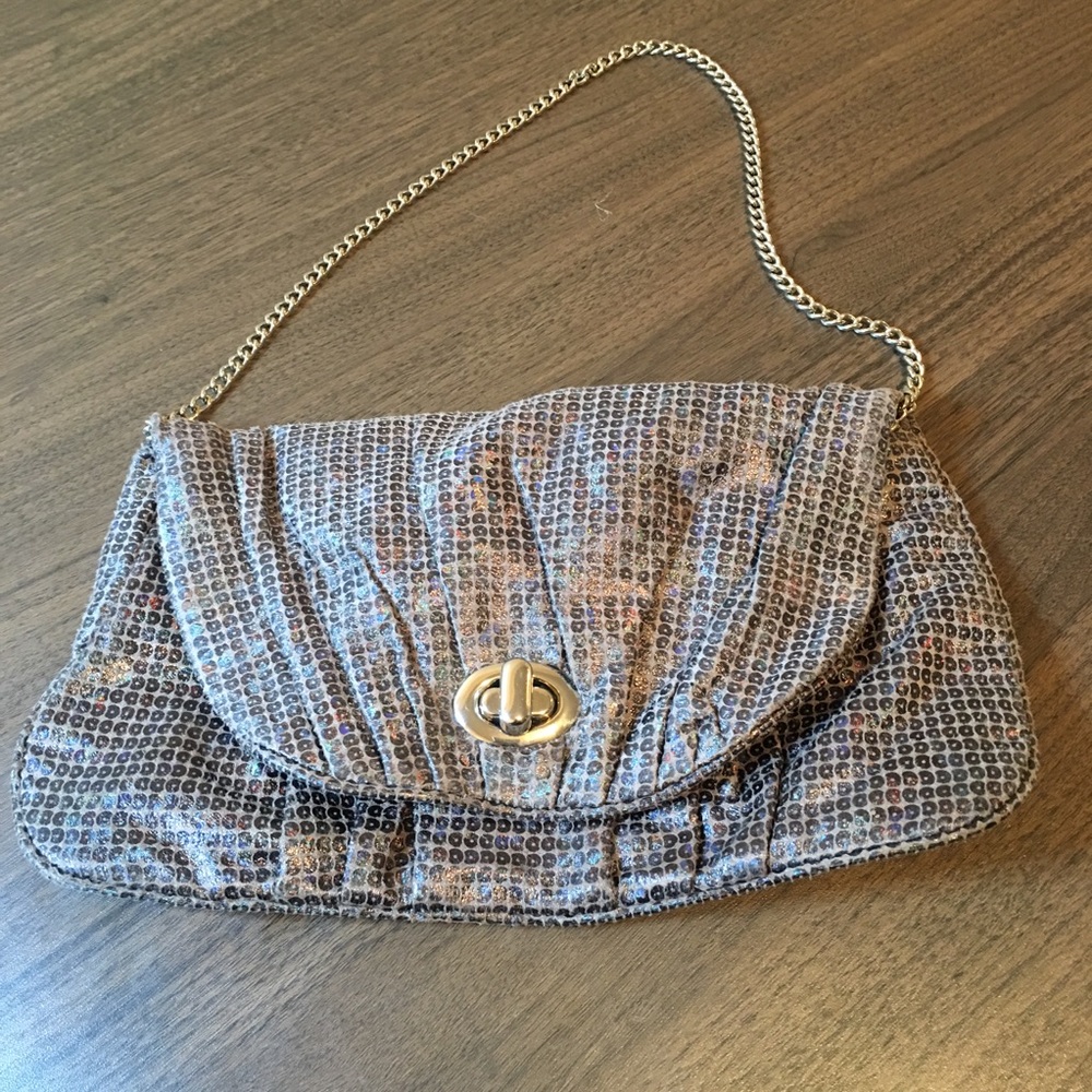 BEAUTIFUL BAG FOR A NIGHT OUT... 😍